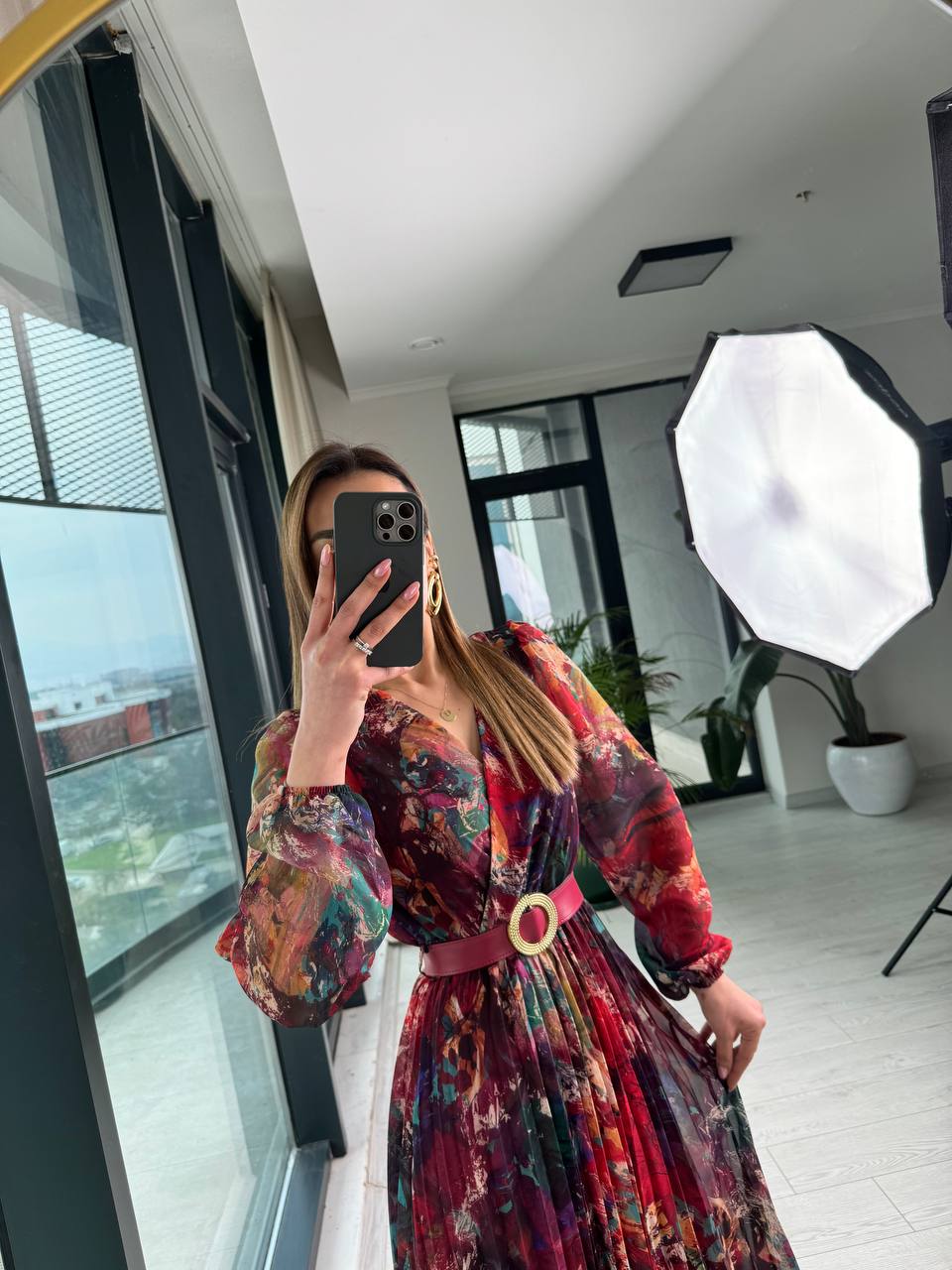 Bordo%20Desenli%20Piliseli%20Astarlı%20Kemerli%20Şifon%20Elbise
