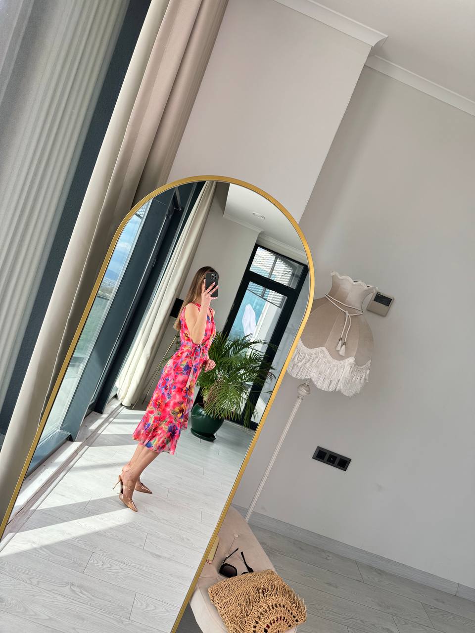 Fuşya%20Desenli%20Astarlı%20Eteği%20Volanlı%20Şifon%20Elbise