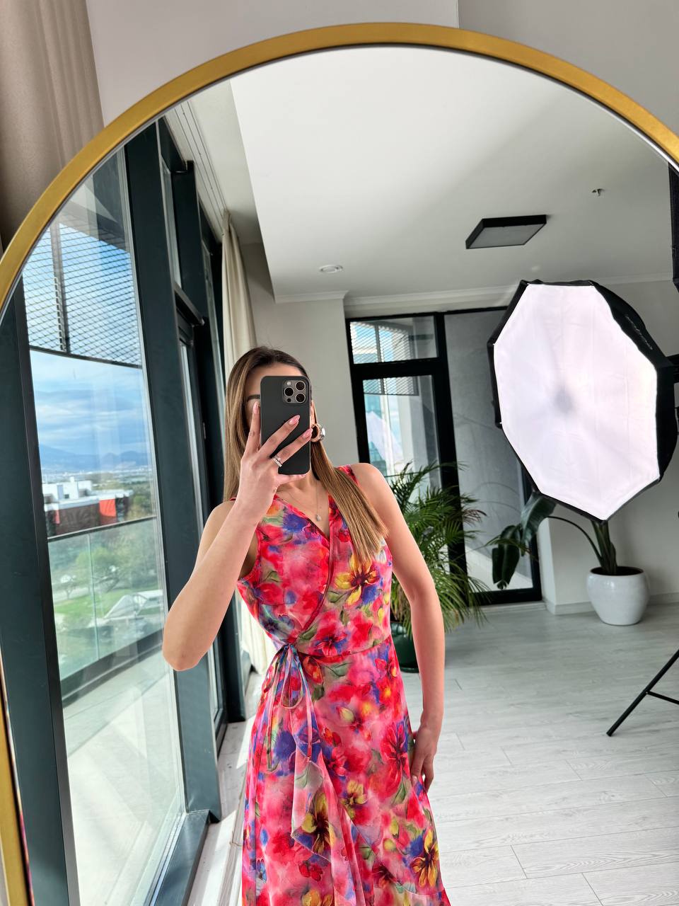 Fuşya%20Desenli%20Astarlı%20Eteği%20Volanlı%20Şifon%20Elbise