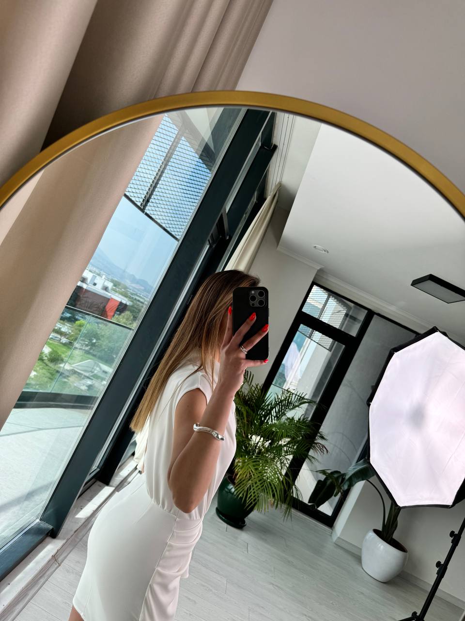 Beyaz%20Astarlı%20Etek%20Detay%20Degaje%20Yaka%20Tok%20Krep%20Elbise
