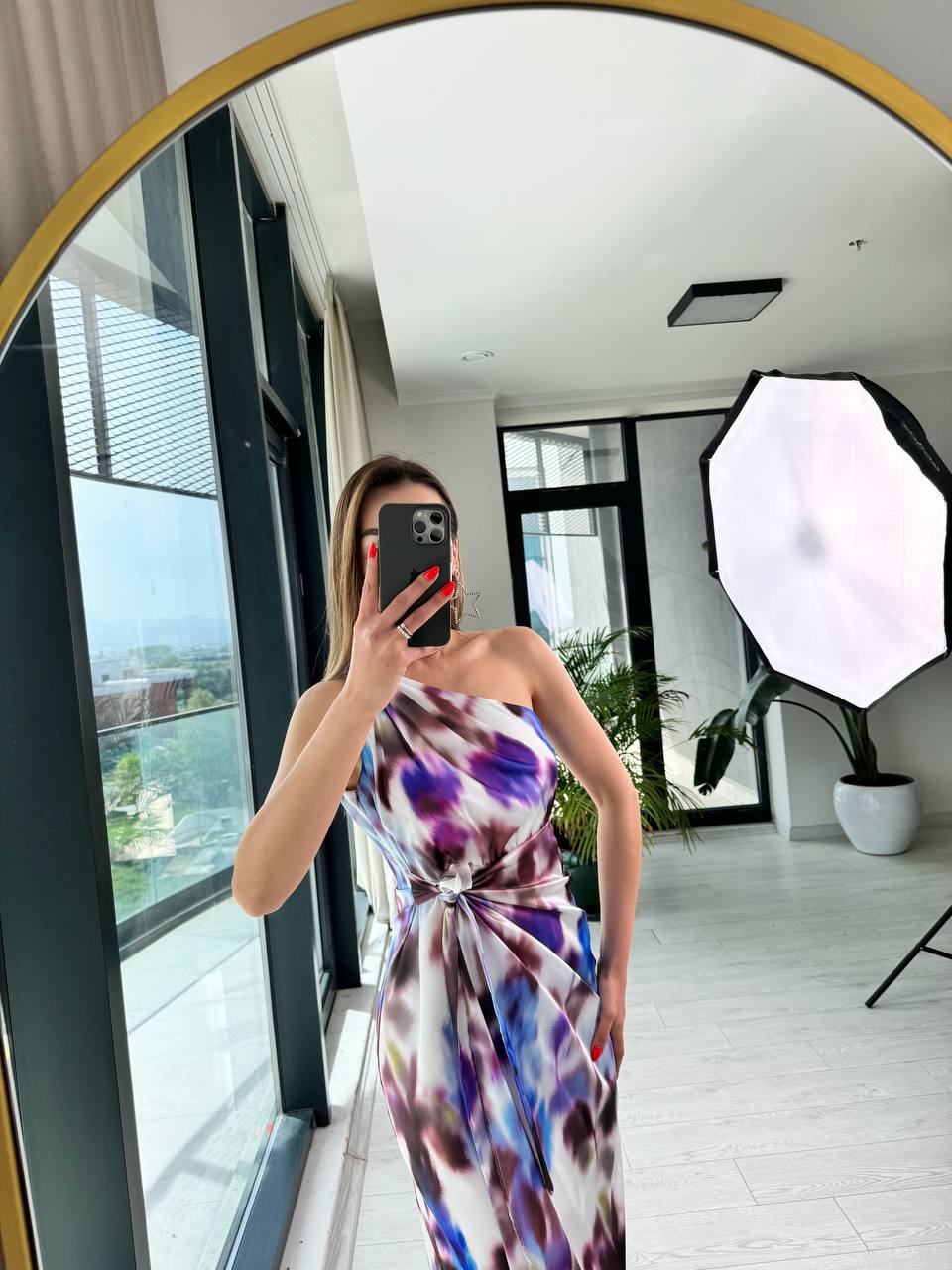 Mor%20Desenli%20Tek%20Kol%20Saten%20Tasarım%20Maria%20Elbise