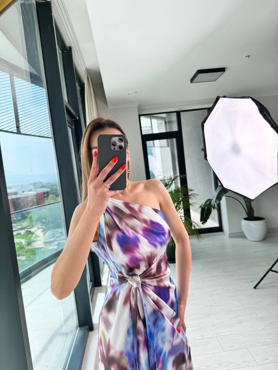 Mor%20Desenli%20Tek%20Kol%20Saten%20Tasarım%20Maria%20Elbise