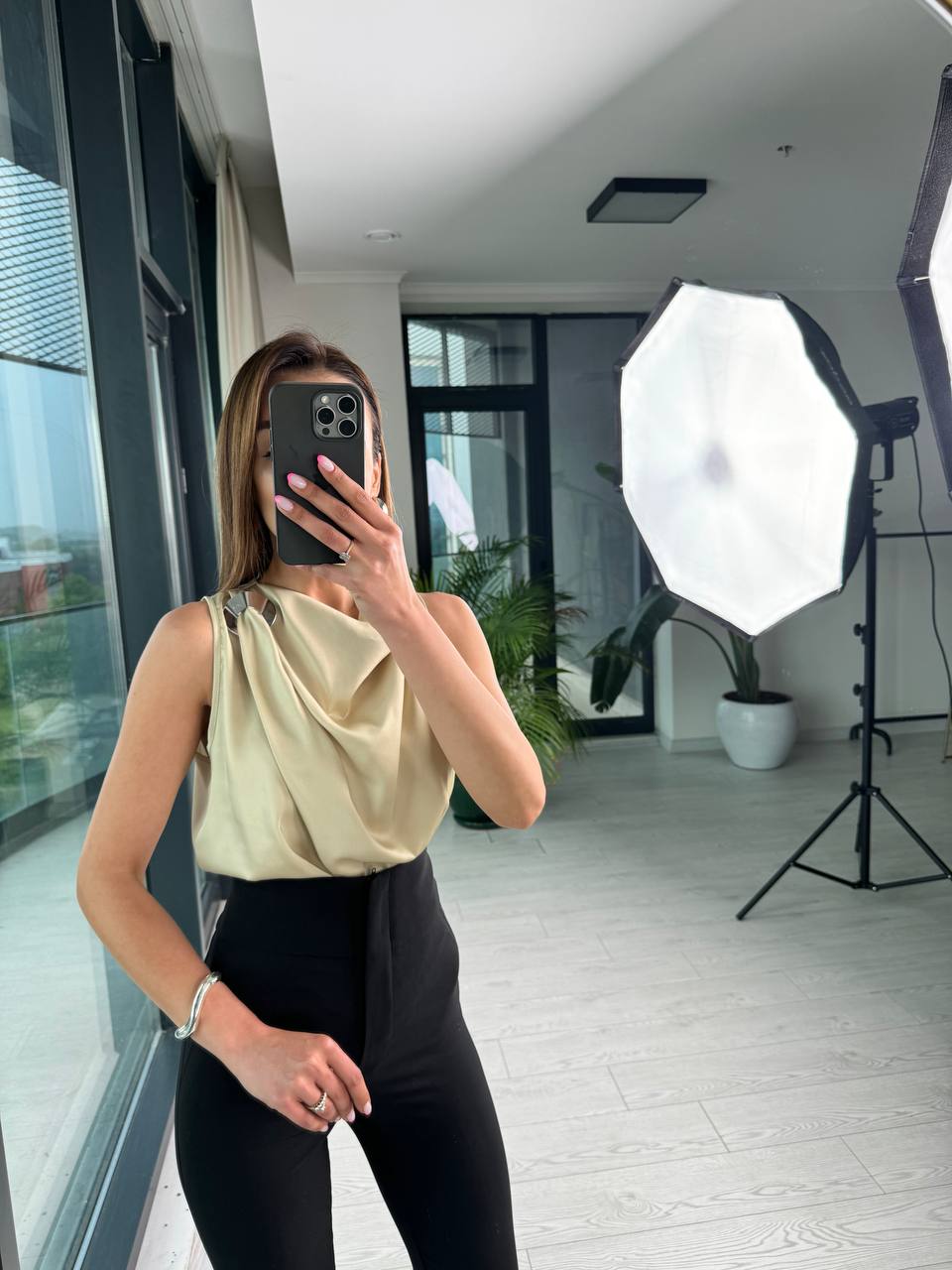 Açık%20Yeşil%20Zara%20Model%20Metal%20Toka%20Detaylı%20Bluz