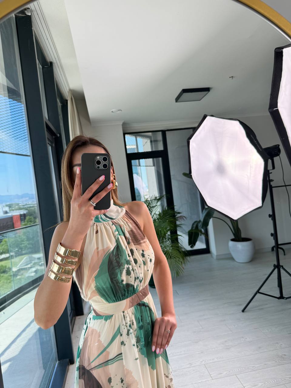 Şifon%20Desenli%20Astarlı%20Halter%20Yaka%20Elbise