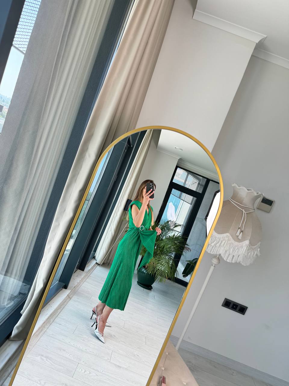 Yeşil%20Astarlı%20Bel%20Detaylı%20Piliseli%20Kumaş%20Elbise