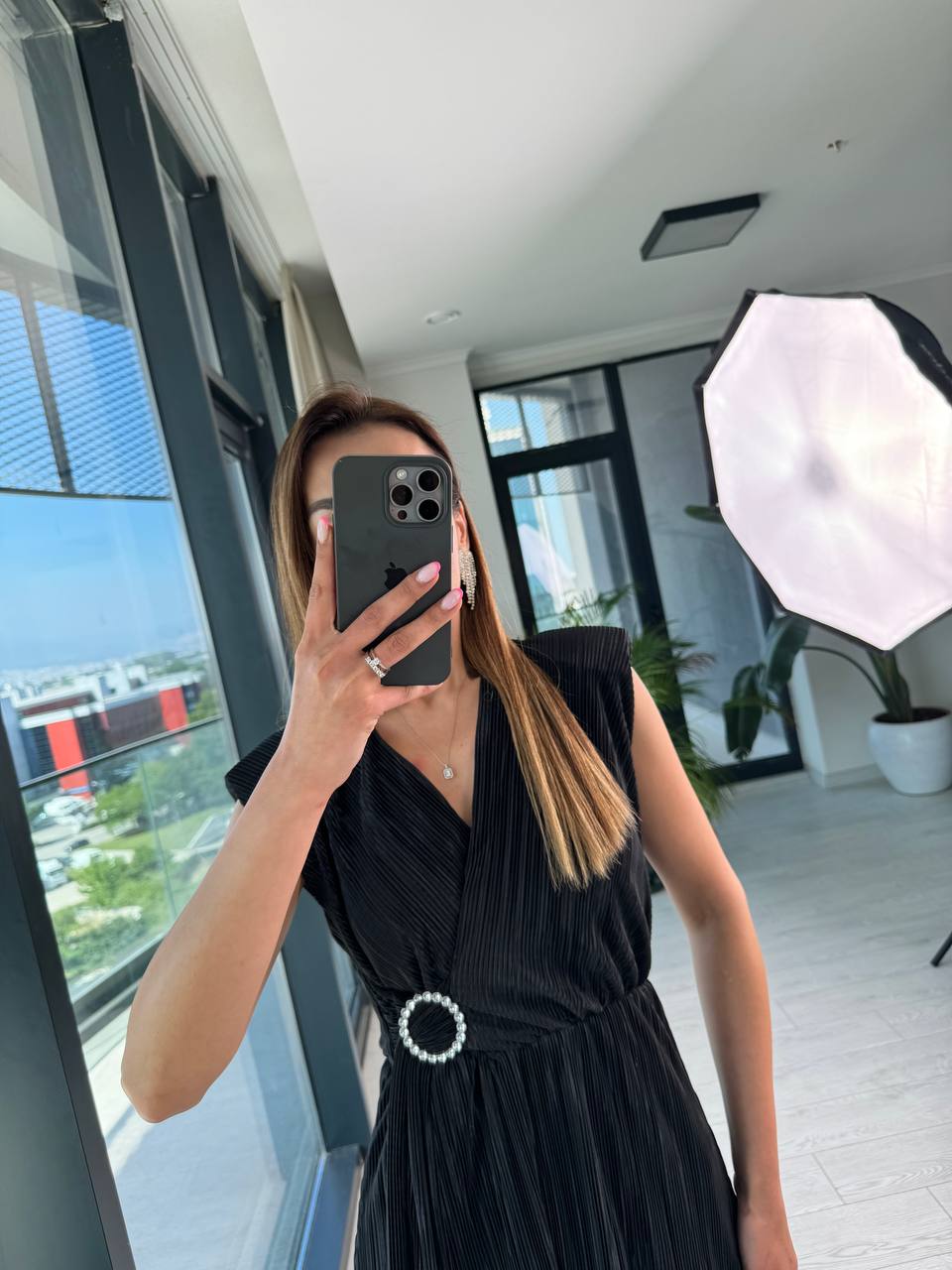 Siyah%20Astarlı%20Bel%20Detaylı%20Piliseli%20Kumaş%20Elbise