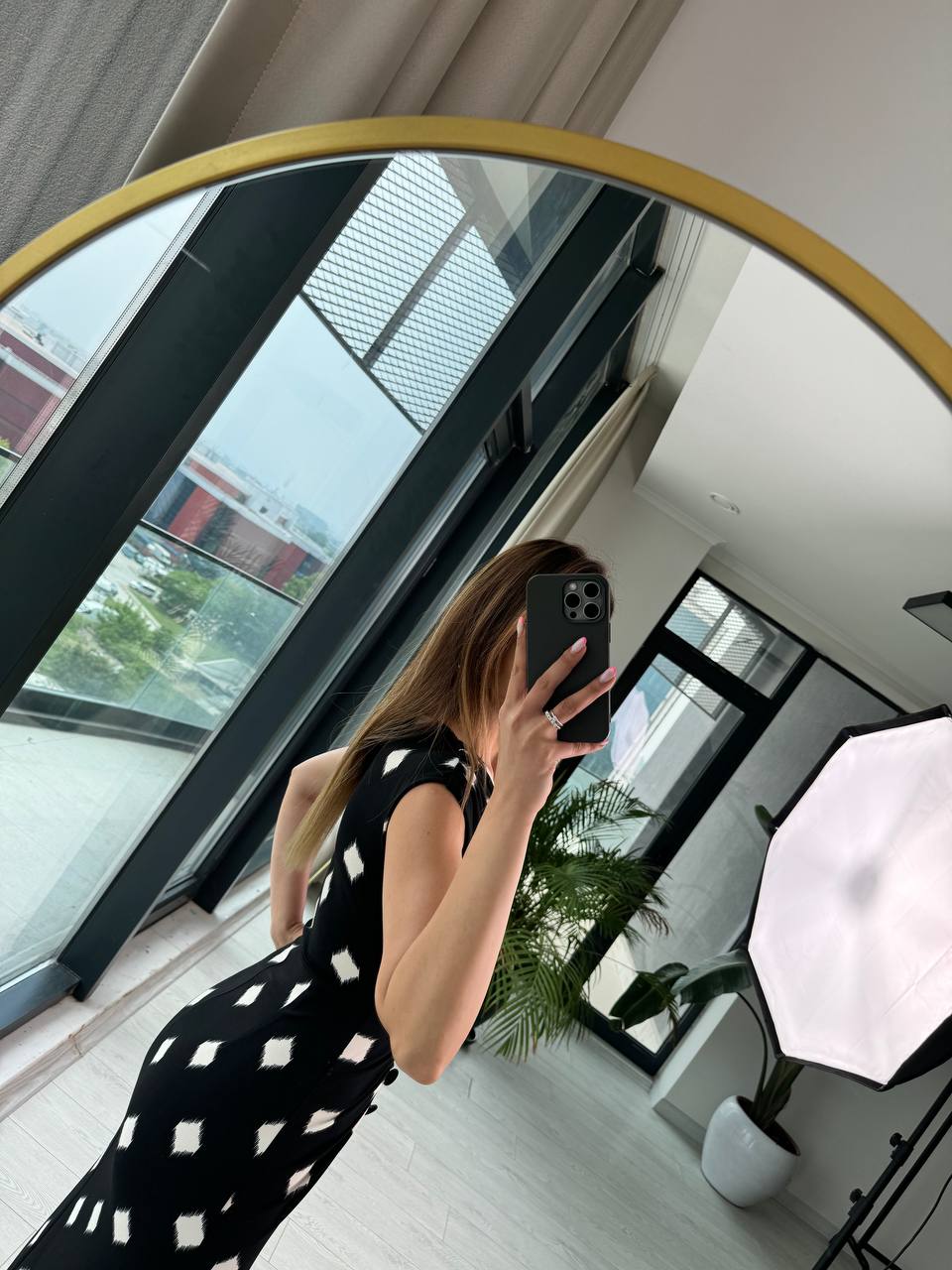 Siyah%20Düğme%20Detaylı%20Tok%20Krep%20Kumaş%20Kalem%20Elbise