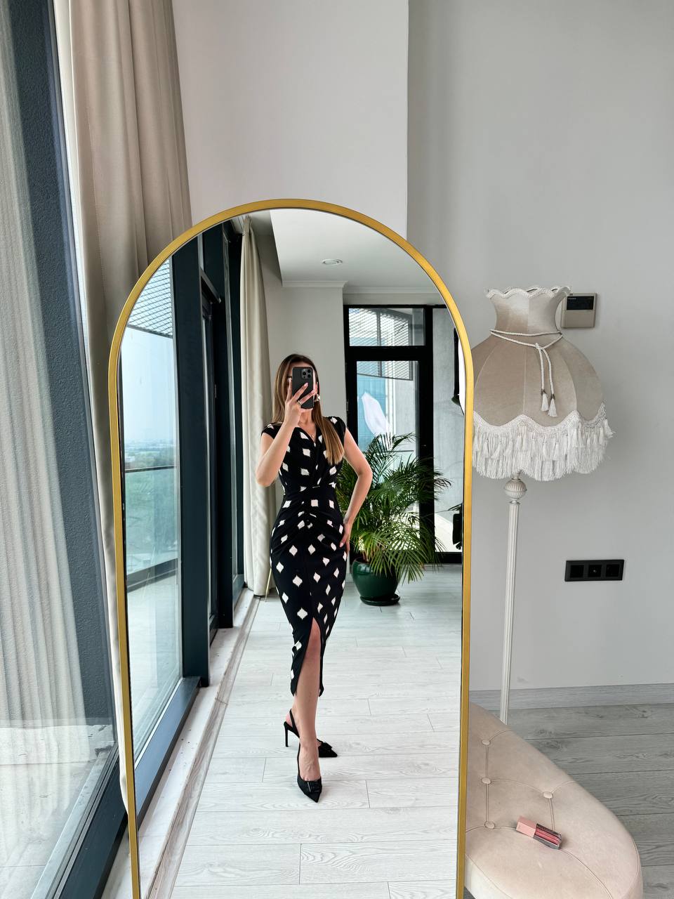 Siyah%20Düğme%20Detaylı%20Tok%20Krep%20Kumaş%20Kalem%20Elbise