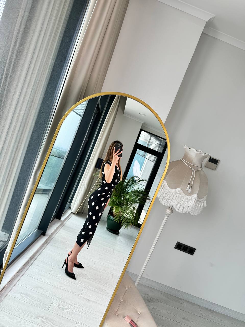 Siyah%20Düğme%20Detaylı%20Tok%20Krep%20Kumaş%20Kalem%20Elbise