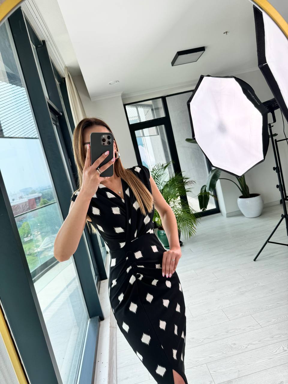 Siyah%20Düğme%20Detaylı%20Tok%20Krep%20Kumaş%20Kalem%20Elbise