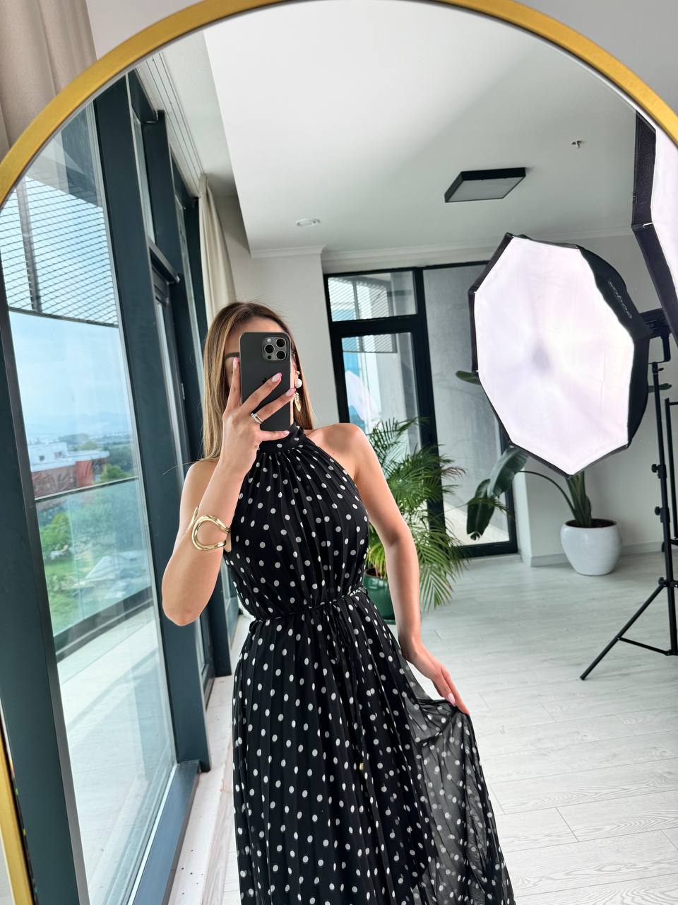 Siyah%20Puantiyeli%20Astarlı%20ince%20Piliseli%20Halter%20Yaka%20şifon%20Elbise