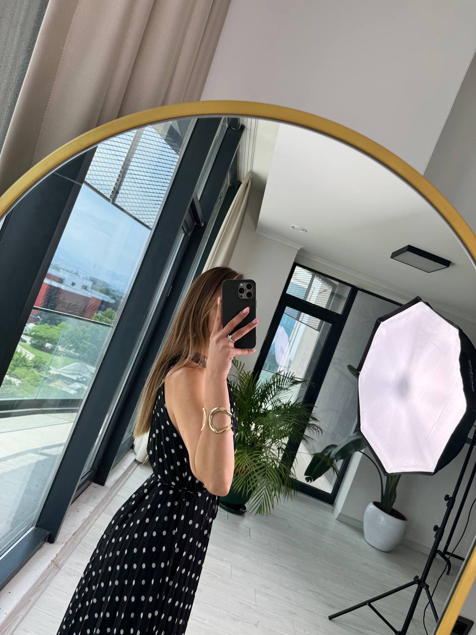 Siyah%20Puantiyeli%20Astarlı%20ince%20Piliseli%20Halter%20Yaka%20şifon%20Elbise