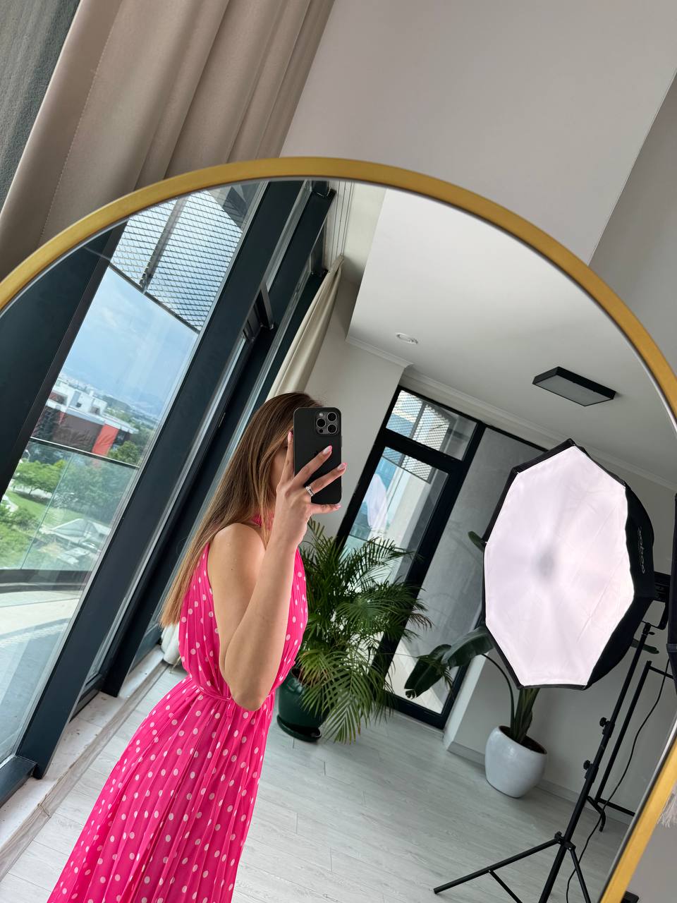 Pembe%20%20Puantiyeli%20Astarlı%20ince%20Piliseli%20Halter%20Yaka%20şifon%20Elbise