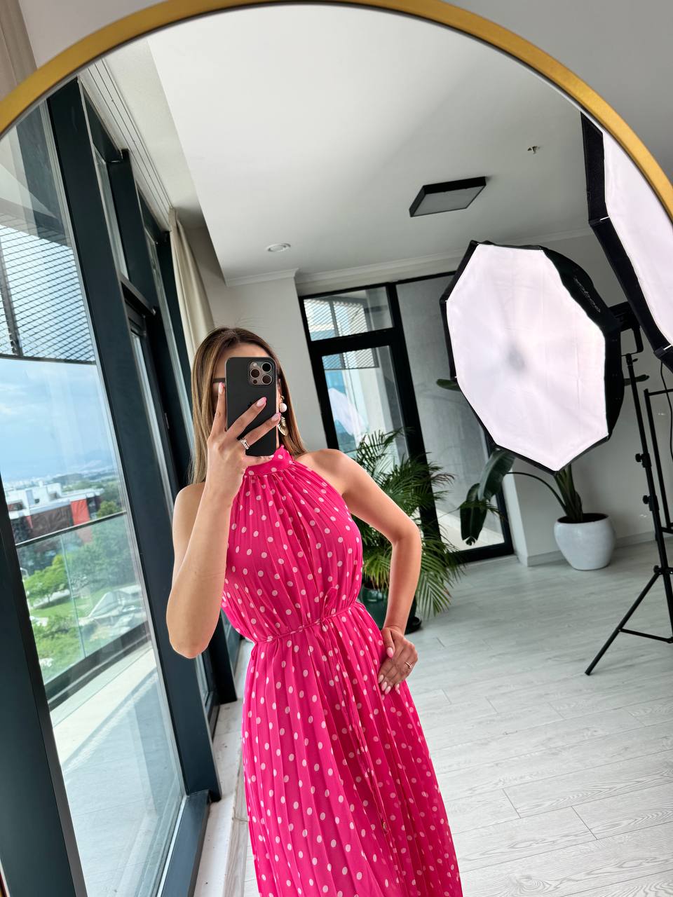 Pembe%20%20Puantiyeli%20Astarlı%20ince%20Piliseli%20Halter%20Yaka%20şifon%20Elbise