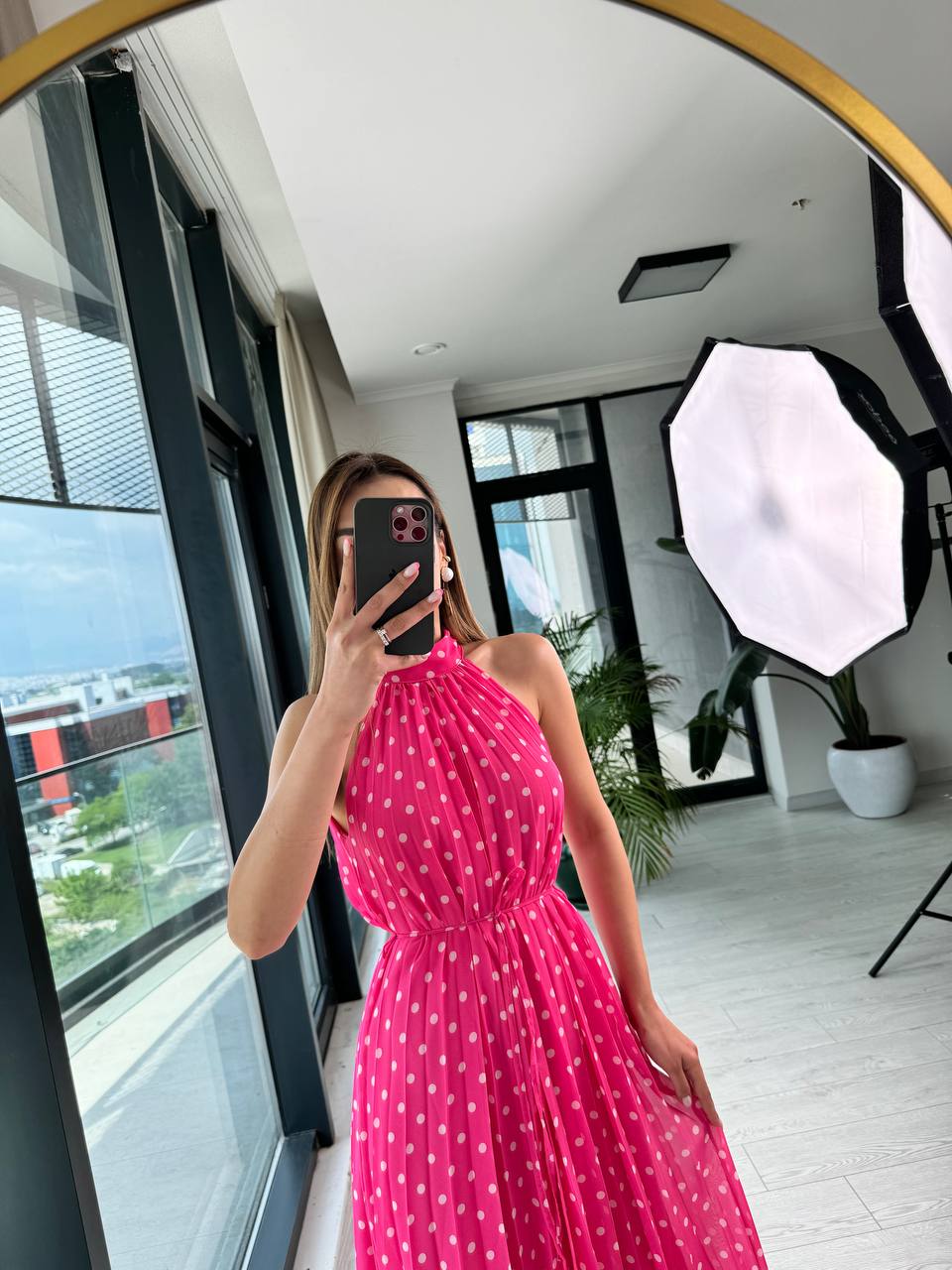 Pembe%20%20Puantiyeli%20Astarlı%20ince%20Piliseli%20Halter%20Yaka%20şifon%20Elbise
