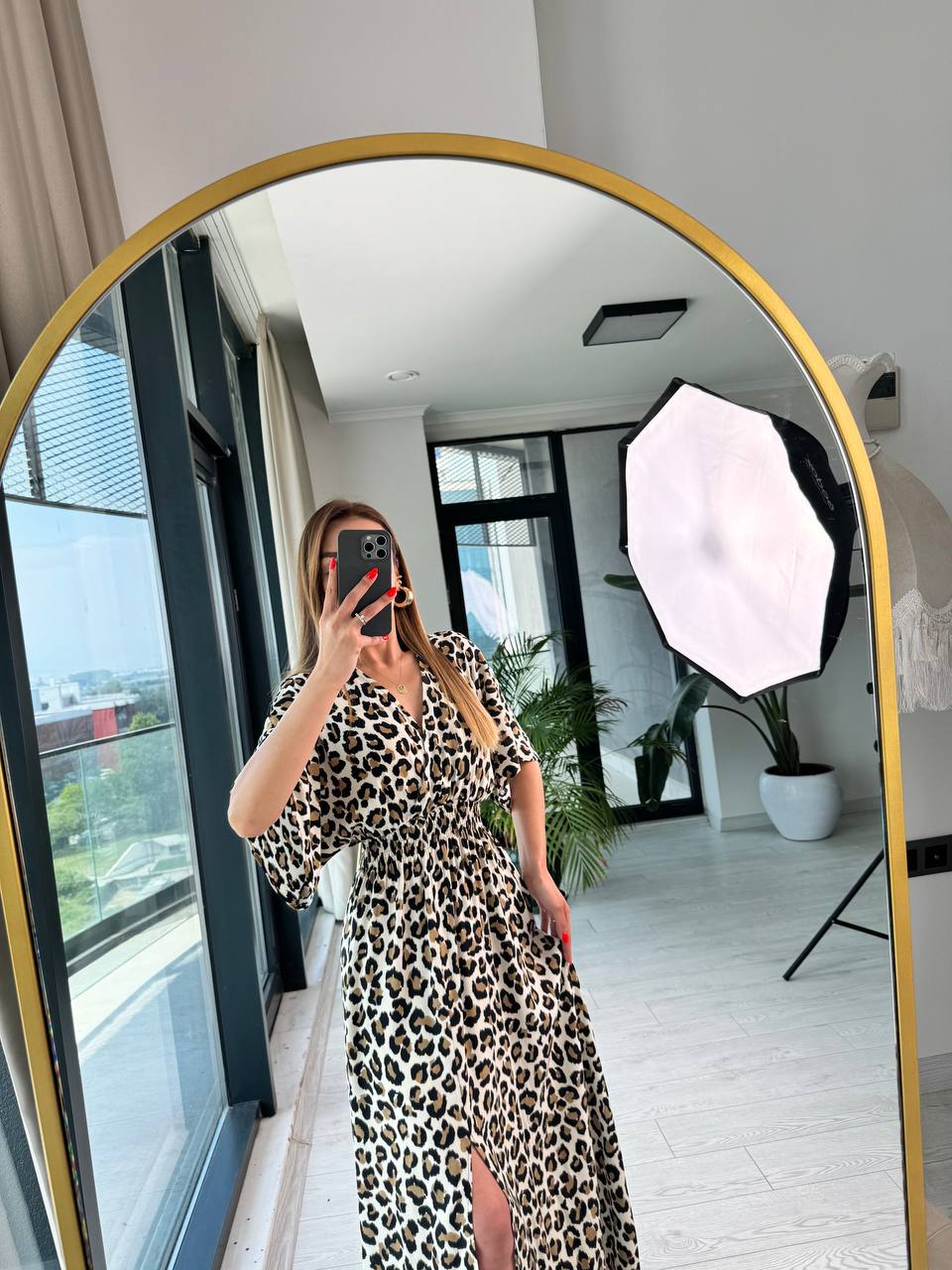 Leopar%20Desen%20Yırtmaç%20Detaylı%20Pamuklu%20Viskon%20Kumaş%20Elbise