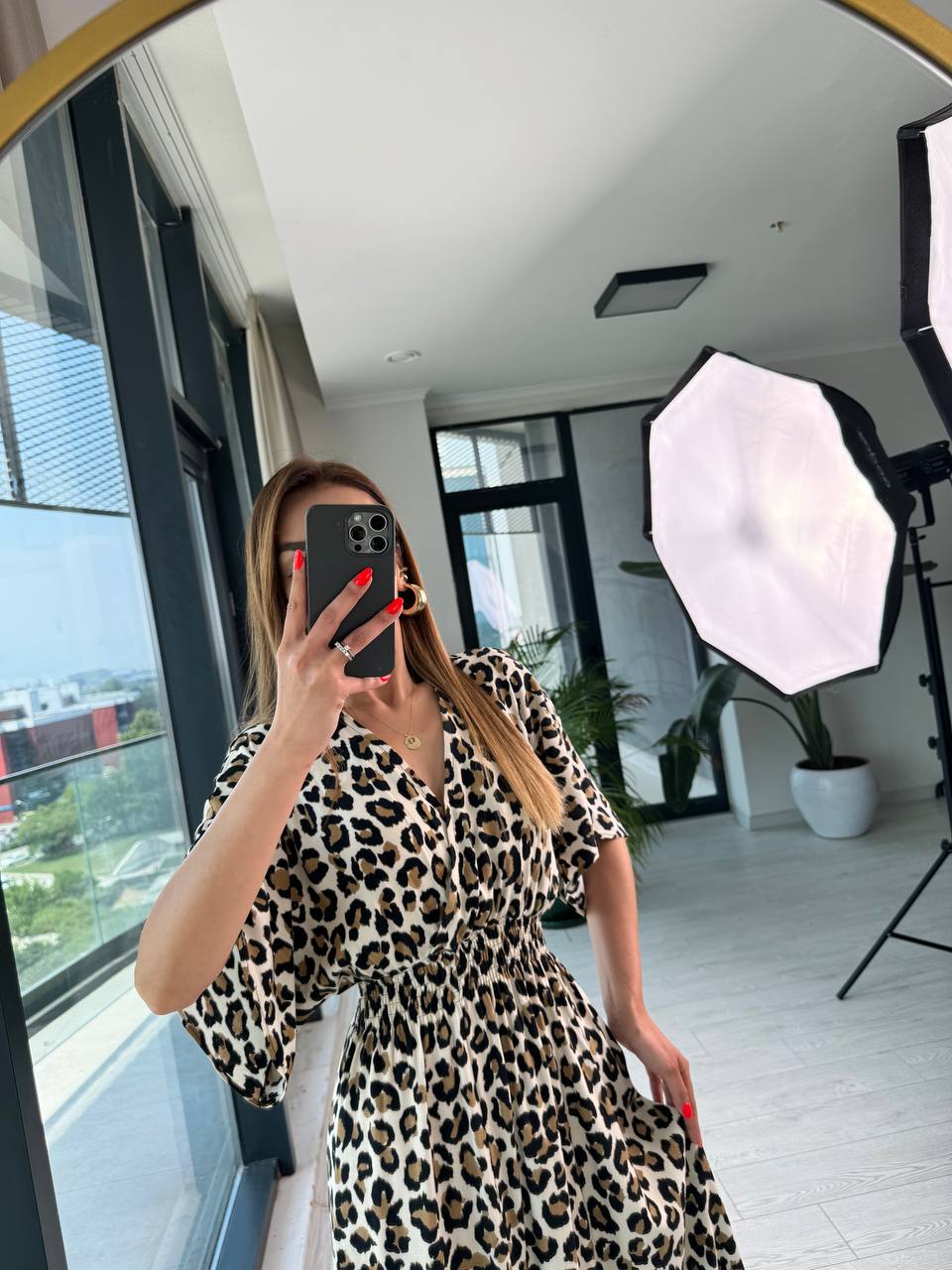 Leopar%20Desen%20Yırtmaç%20Detaylı%20Pamuklu%20Viskon%20Kumaş%20Elbise