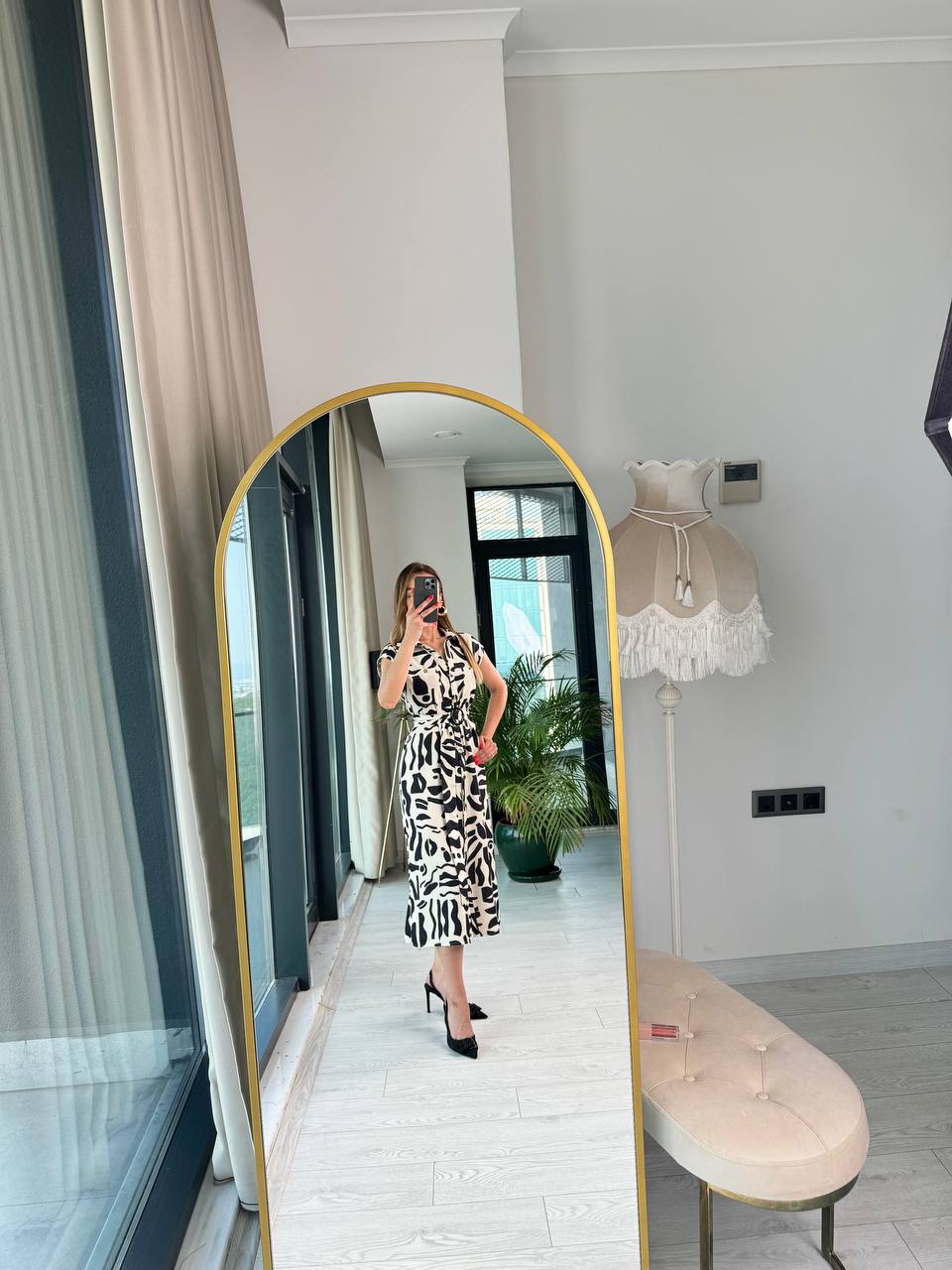 Zara%20Model%20Ekru%20Siyah%20Desenli%20Kemerli%20Midi%20Boy%20Gömlek%20Elbise