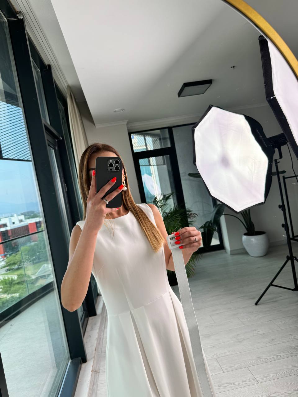 Beyaz%20Kemerli%20Cepli%20Atlas%20Kumaş%20Elbise