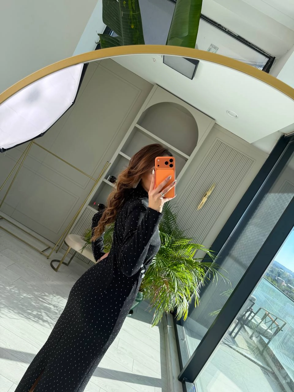 Siyah%20Minimal%20Taşlı%20Vatkalı%20Krep%20Kumaş%20Elbise