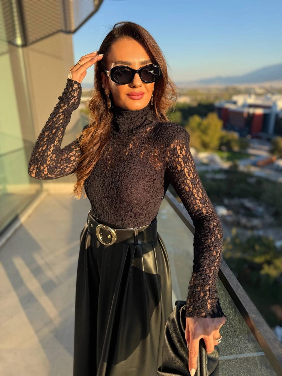 Siyah%20Kemerli%20Etek%20Kısmı%20Deri%20Elbise