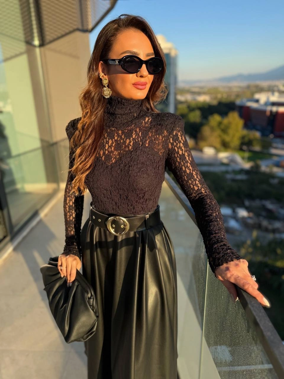 Siyah%20Kemerli%20Etek%20Kısmı%20Deri%20Elbise