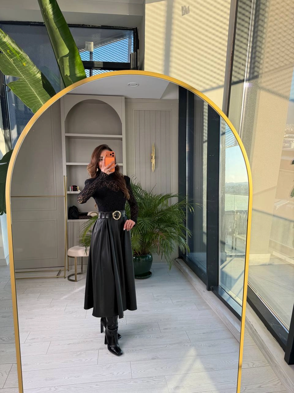 Siyah%20Kemerli%20Etek%20Kısmı%20Deri%20Elbise