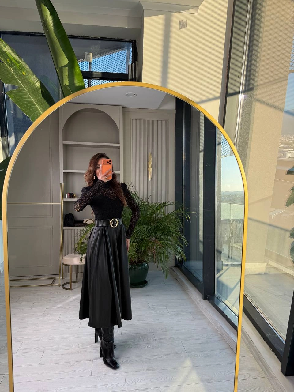 Siyah%20Kemerli%20Etek%20Kısmı%20Deri%20Elbise