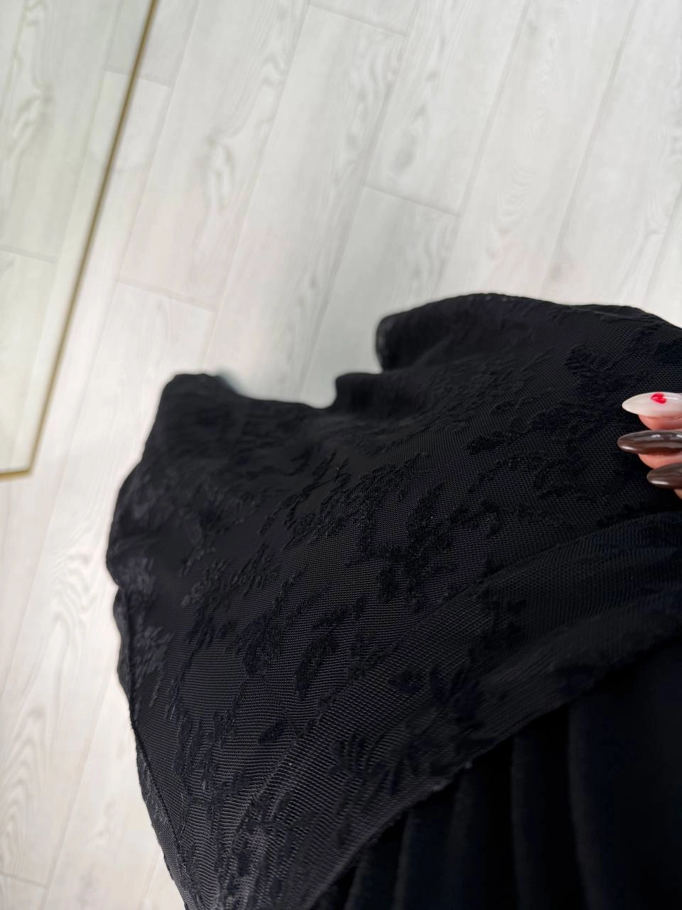 Siyah%20Flok%20Baskılı%20Gizli%20Yırtmaçlı%20Astarlı%20Etek