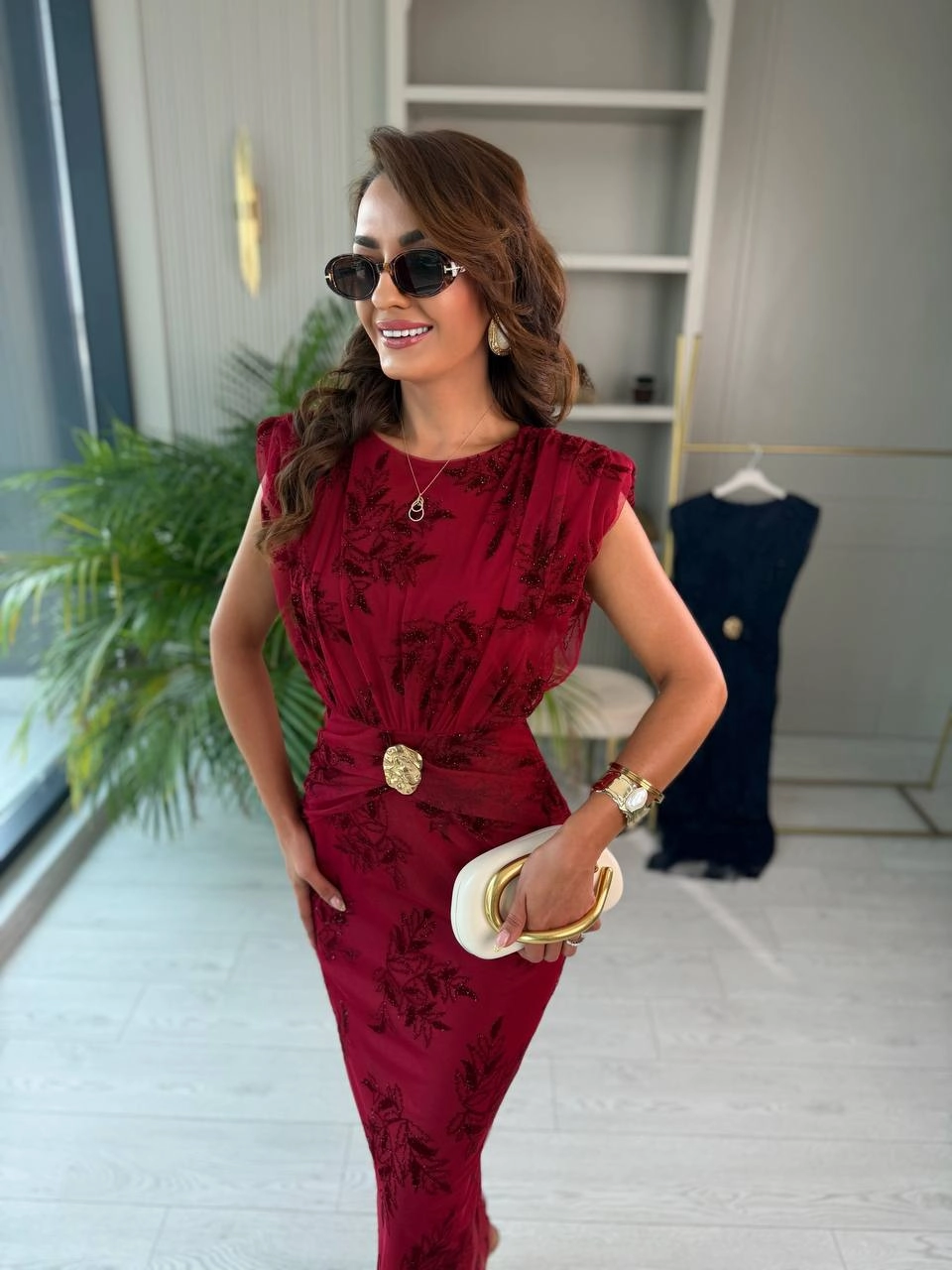 Bordo%20Işıltılı%20Bel%20Detaylı%20Astarlı%20Kalem%20Elbise