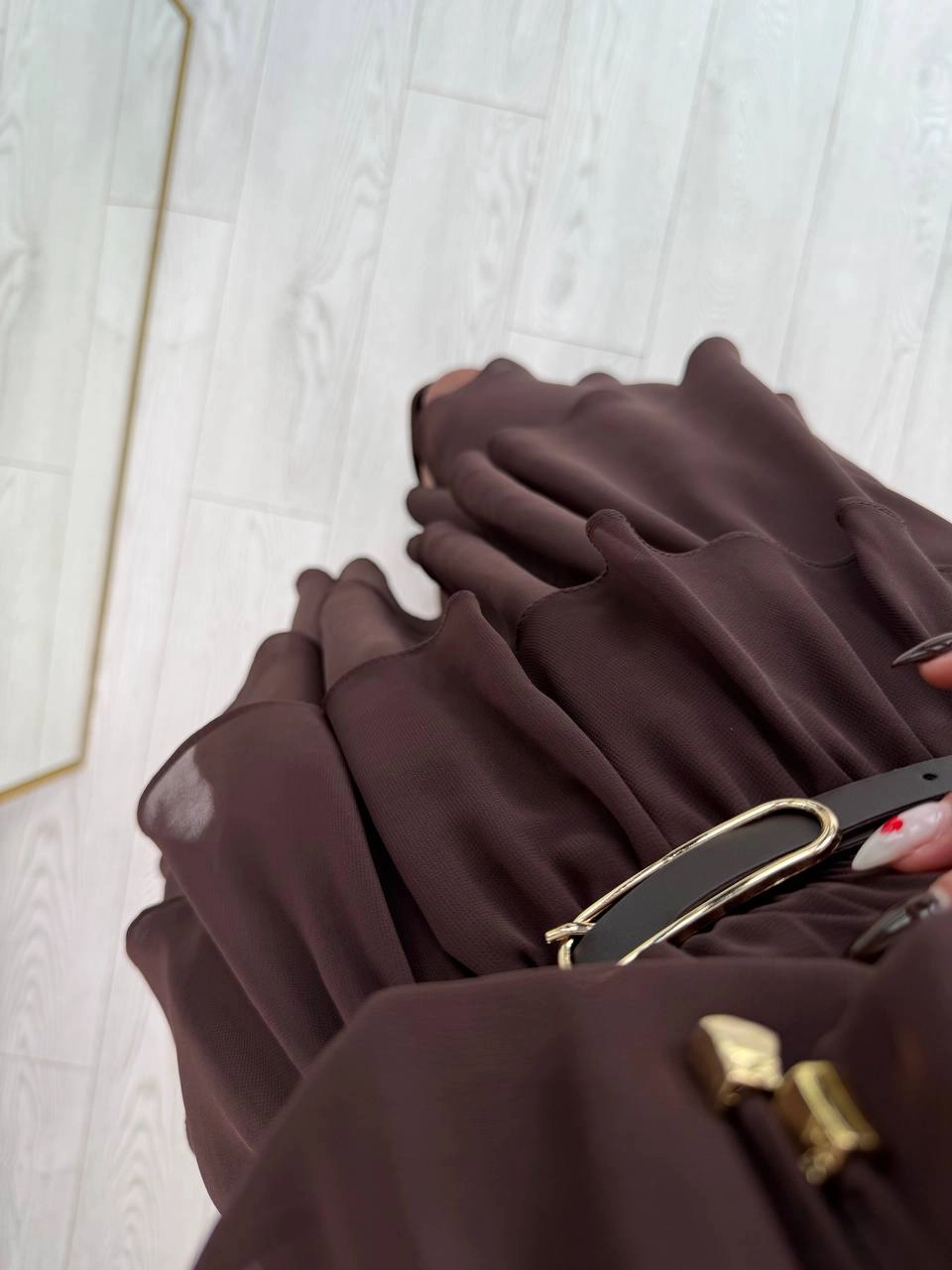Kahverengi%20Eteği%20Katlı%20Astarlı%20Kemerli%20Premium%20Şifon%20Elbise