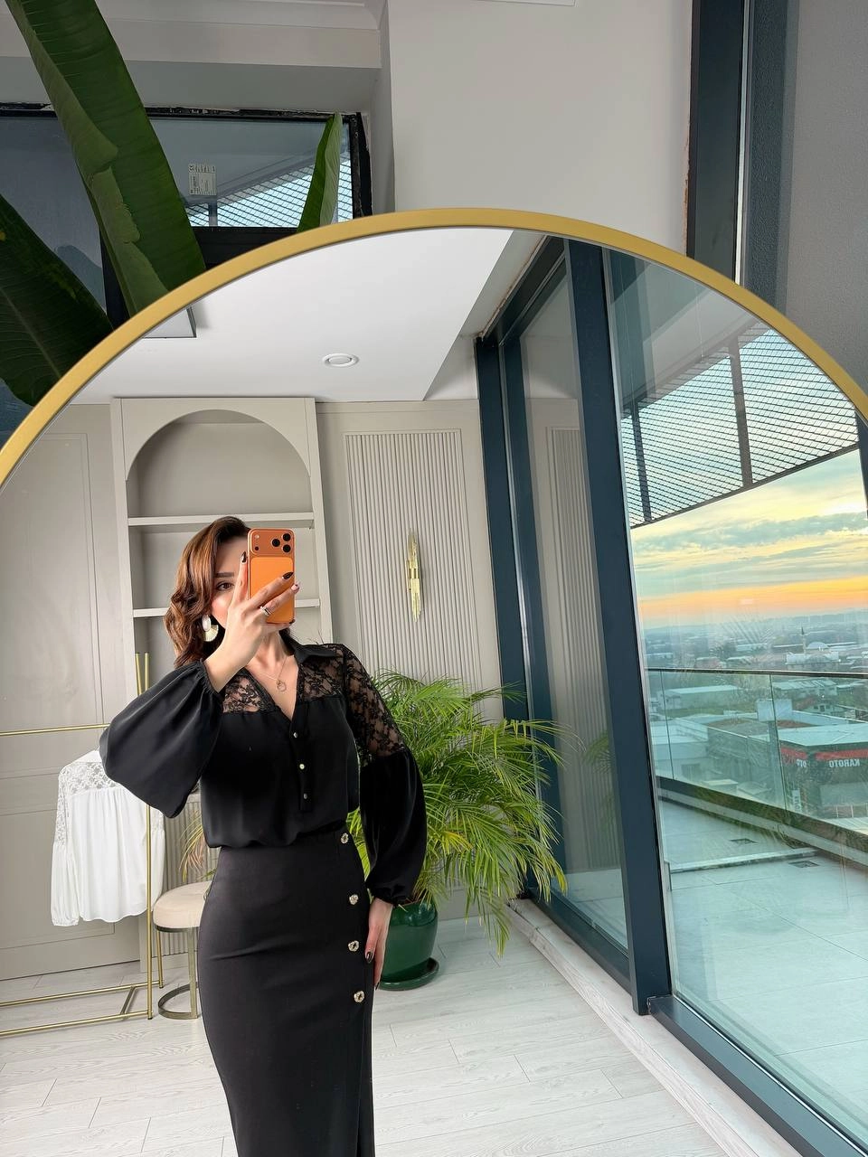 Siyah%20Dantel%20Detaylı%20Lüks%20Krep%20Kumaş%20Bluz