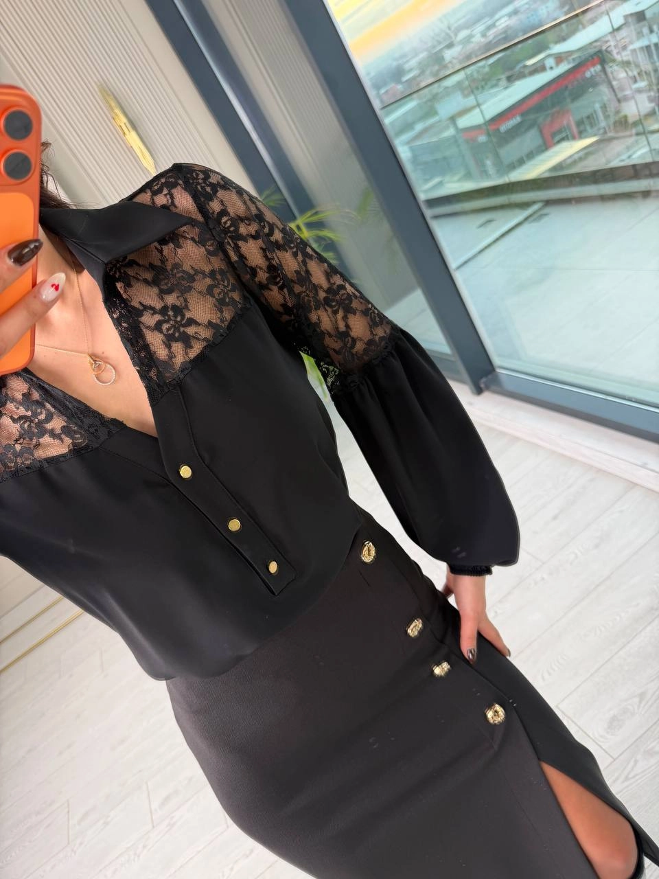 Siyah%20Dantel%20Detaylı%20Lüks%20Krep%20Kumaş%20Bluz