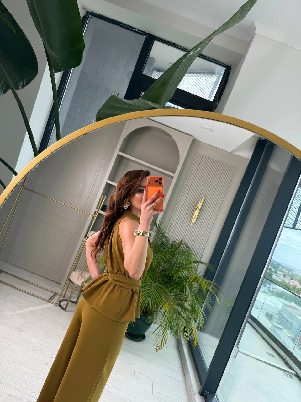 Yağ%20Yeşili%20Broşlu%20Halter%20Yaka%20Krep%20Kumaş%20Tulum