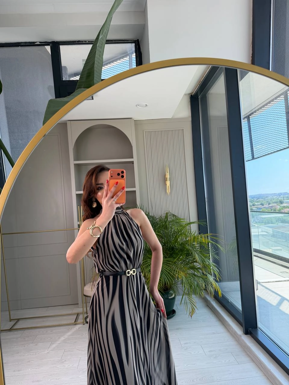 Halter%20Yaka%20Kemer%20Detaylı%20Astarlı%20Şifon%20Elbise