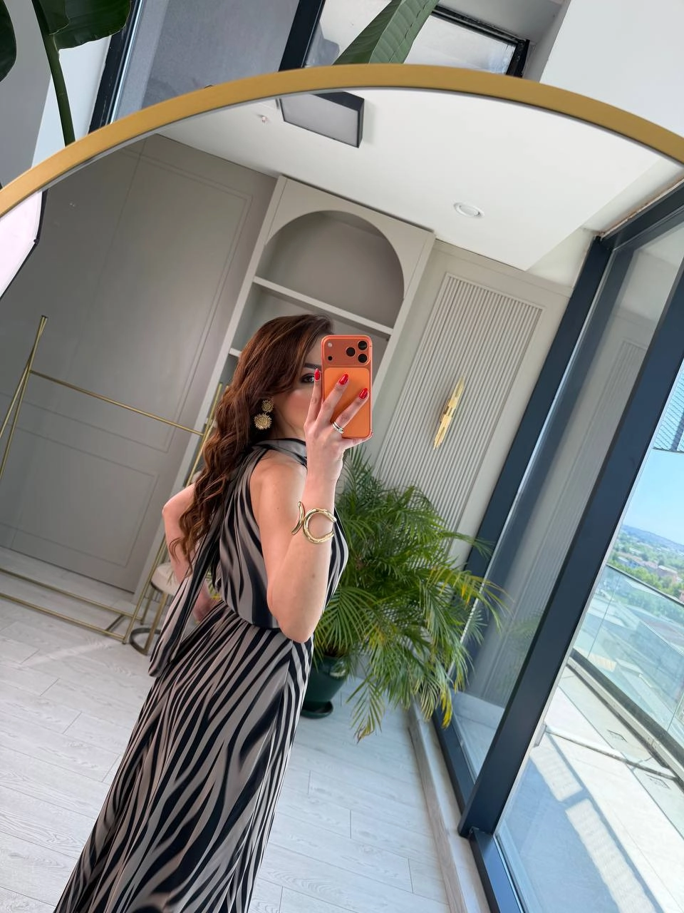 Halter%20Yaka%20Kemer%20Detaylı%20Astarlı%20Şifon%20Elbise