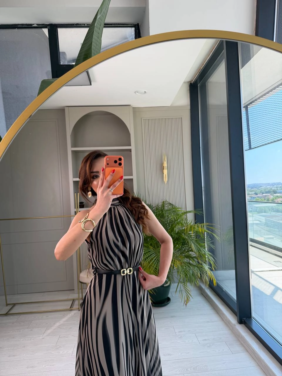 Halter%20Yaka%20Kemer%20Detaylı%20Astarlı%20Şifon%20Elbise