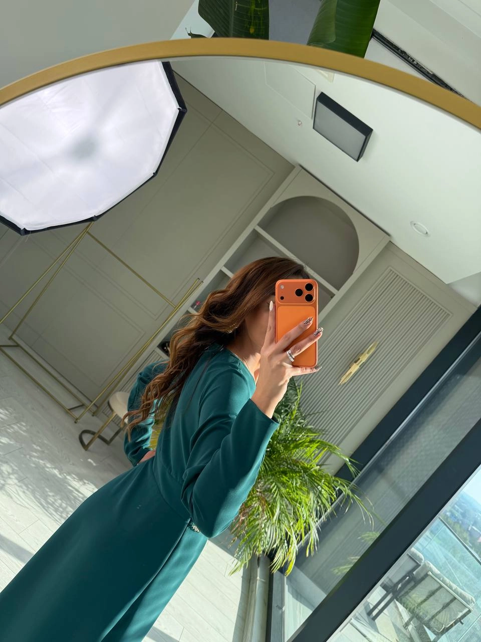 Zümrüt%20Yeşili%20Bel%20Zincir%20Detay%20İpekli%20Krep%20Kumaş%20Elbise