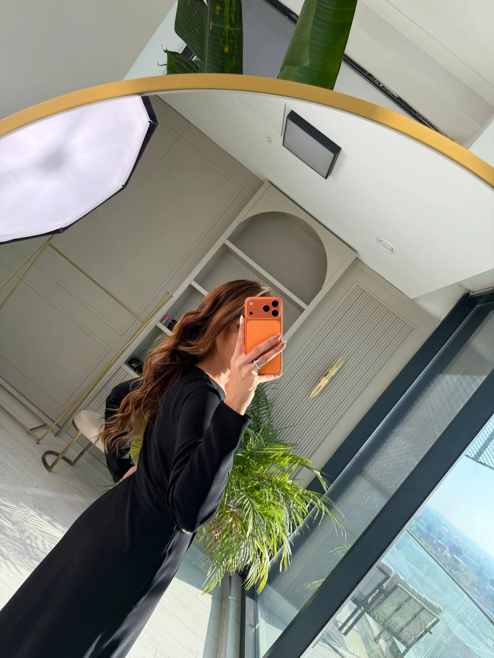 Siyah%20Bel%20Zincir%20Detay%20İpekli%20Krep%20Kumaş%20Elbise