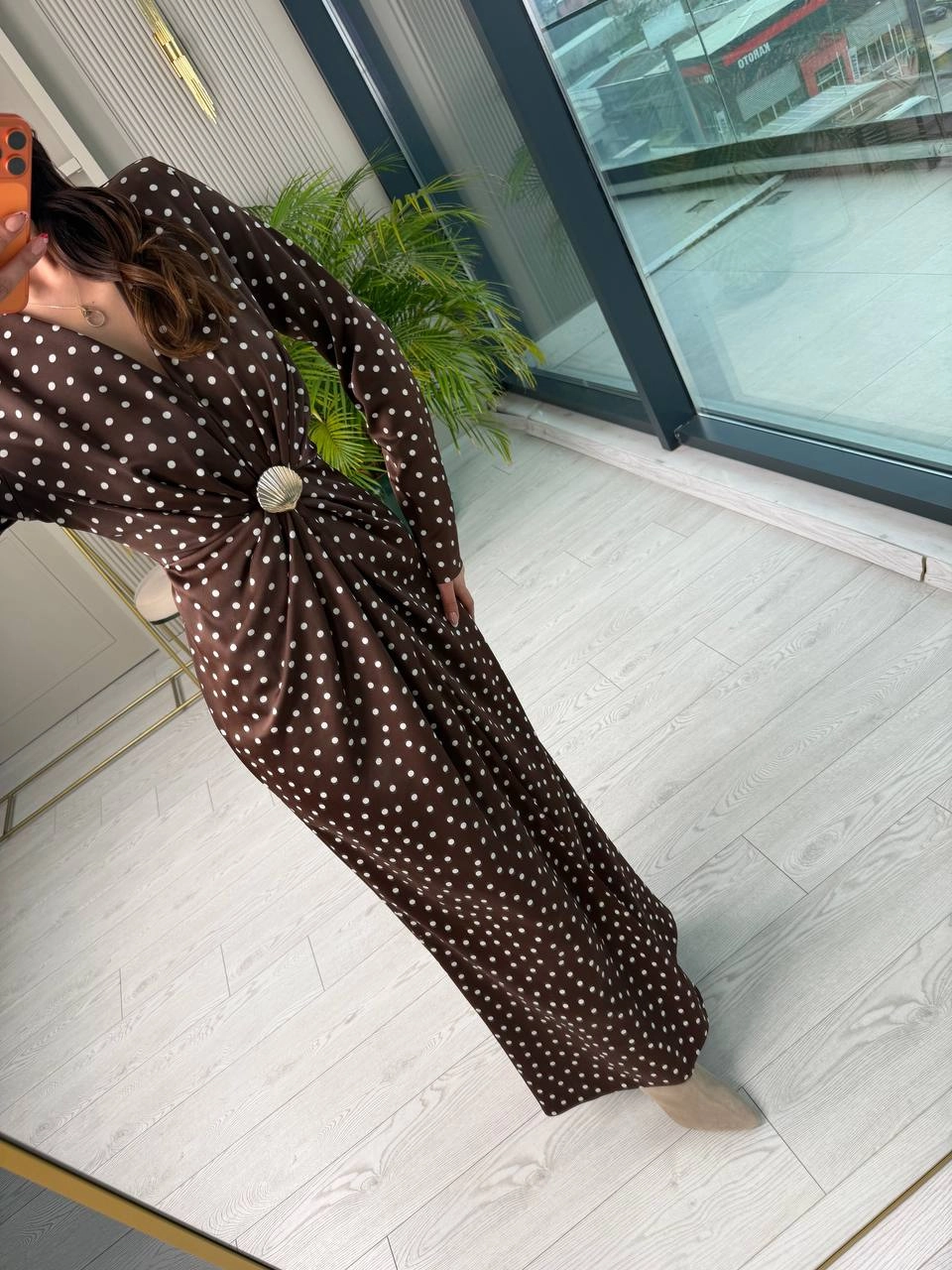 Kahverengi%20Puantiye%20Desen%20Bel%20Toka%20Detaylı%20Tok%20Saten%20Lüks%20Kalite%20Elbise