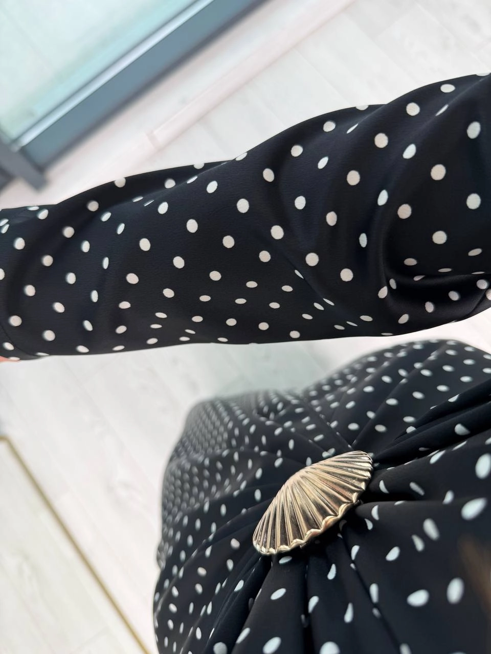 Siyah%20Puantiye%20Desen%20Bel%20Toka%20Detaylı%20Tok%20Saten%20Lüks%20Kalite%20Elbise