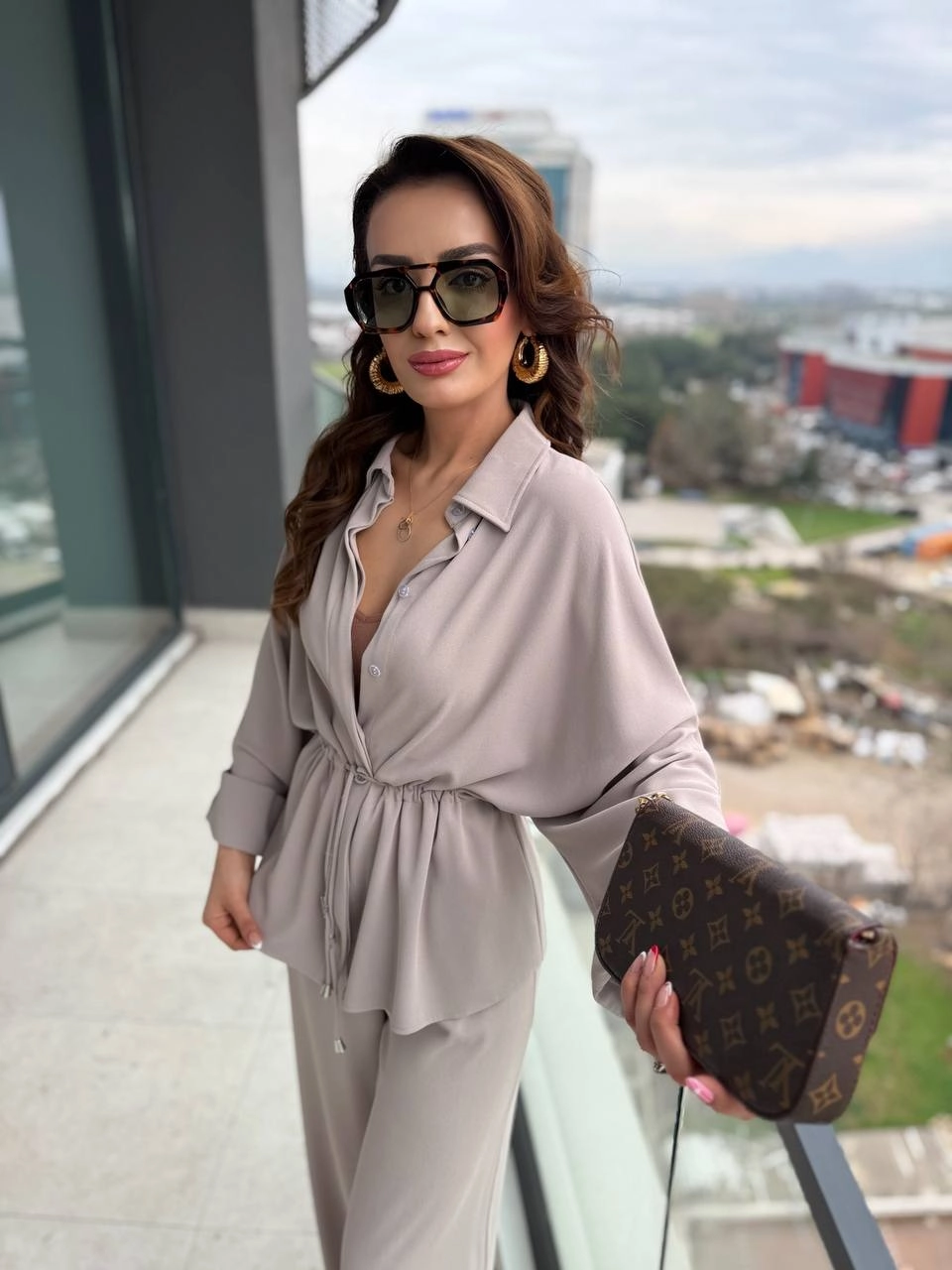 Taş-Bej%20Rengi%20İpekli%20Krep%20Kumaş%20Lüks%20Kalite%20Takım