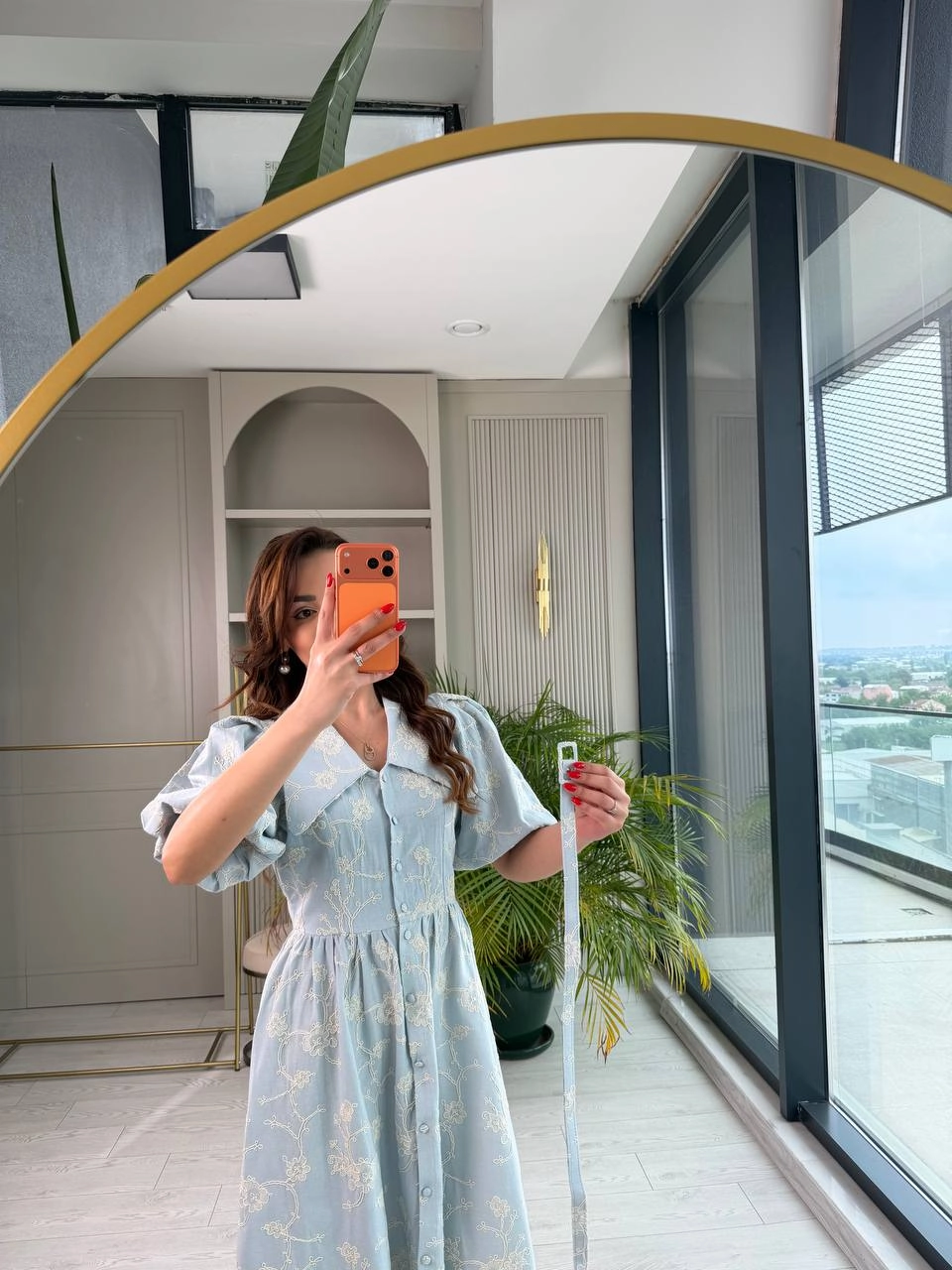 Mavi%20%100%20Keten%20Bebe%20Yaka%20Balon%20Kol%20Astarlı%20Kemerli%20Nakış%20Detaylı%20Elbise