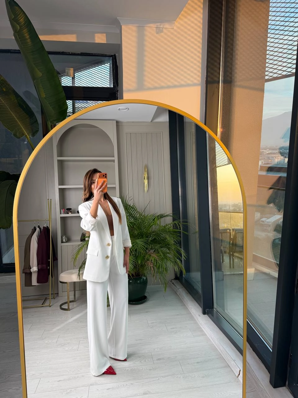 Beyaz%20Gold%20Düğmeli%20İthal%20Krep%20Kumaş%20Takım