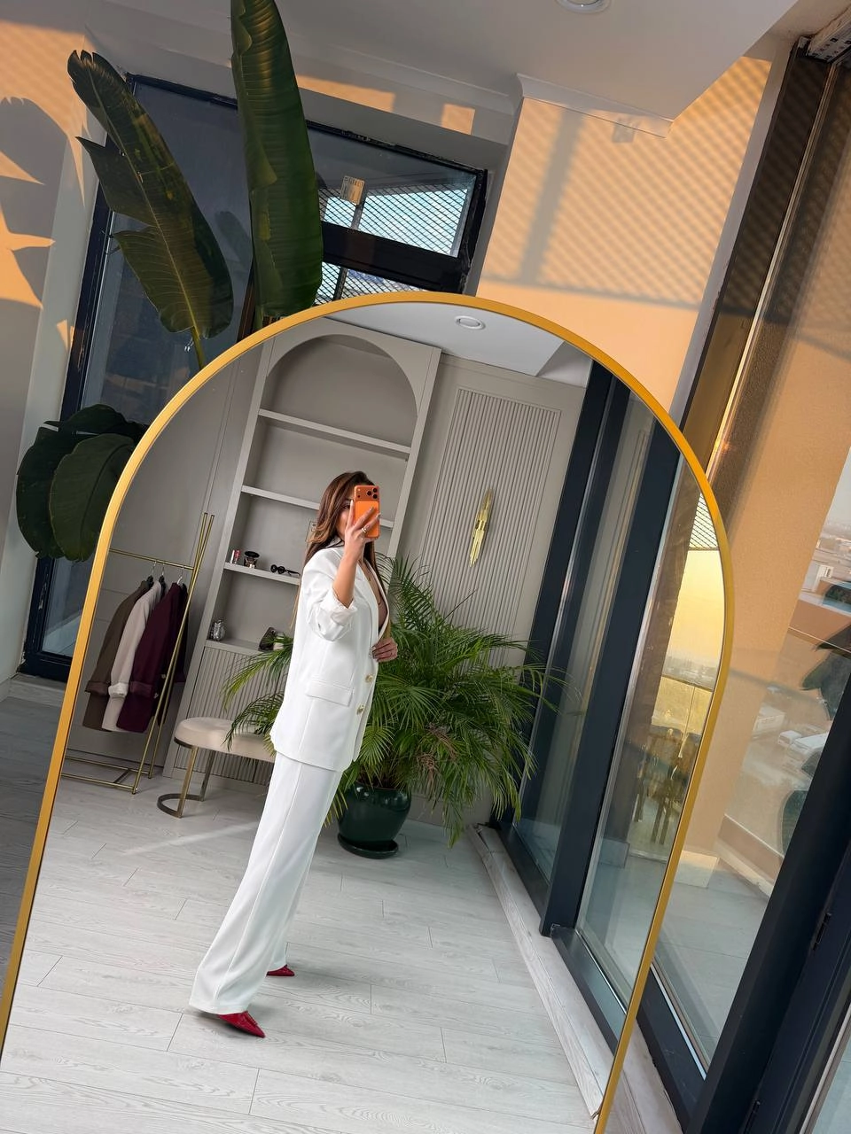 Beyaz%20Gold%20Düğmeli%20İthal%20Krep%20Kumaş%20Takım