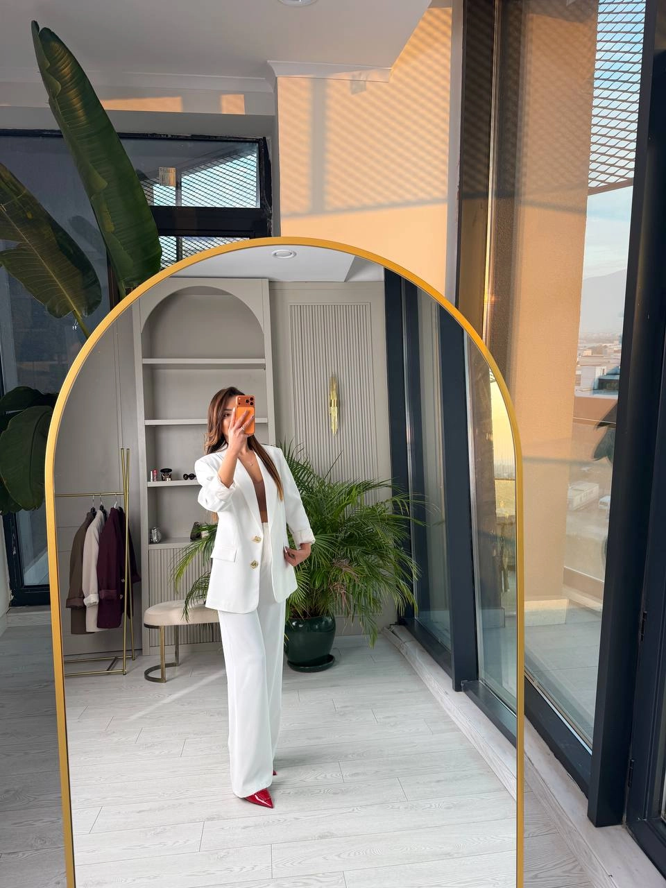 Beyaz%20Gold%20Düğmeli%20İthal%20Krep%20Kumaş%20Takım