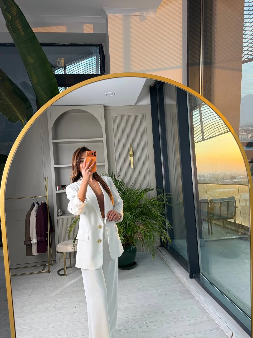 Beyaz%20Gold%20Düğmeli%20İthal%20Krep%20Kumaş%20Takım