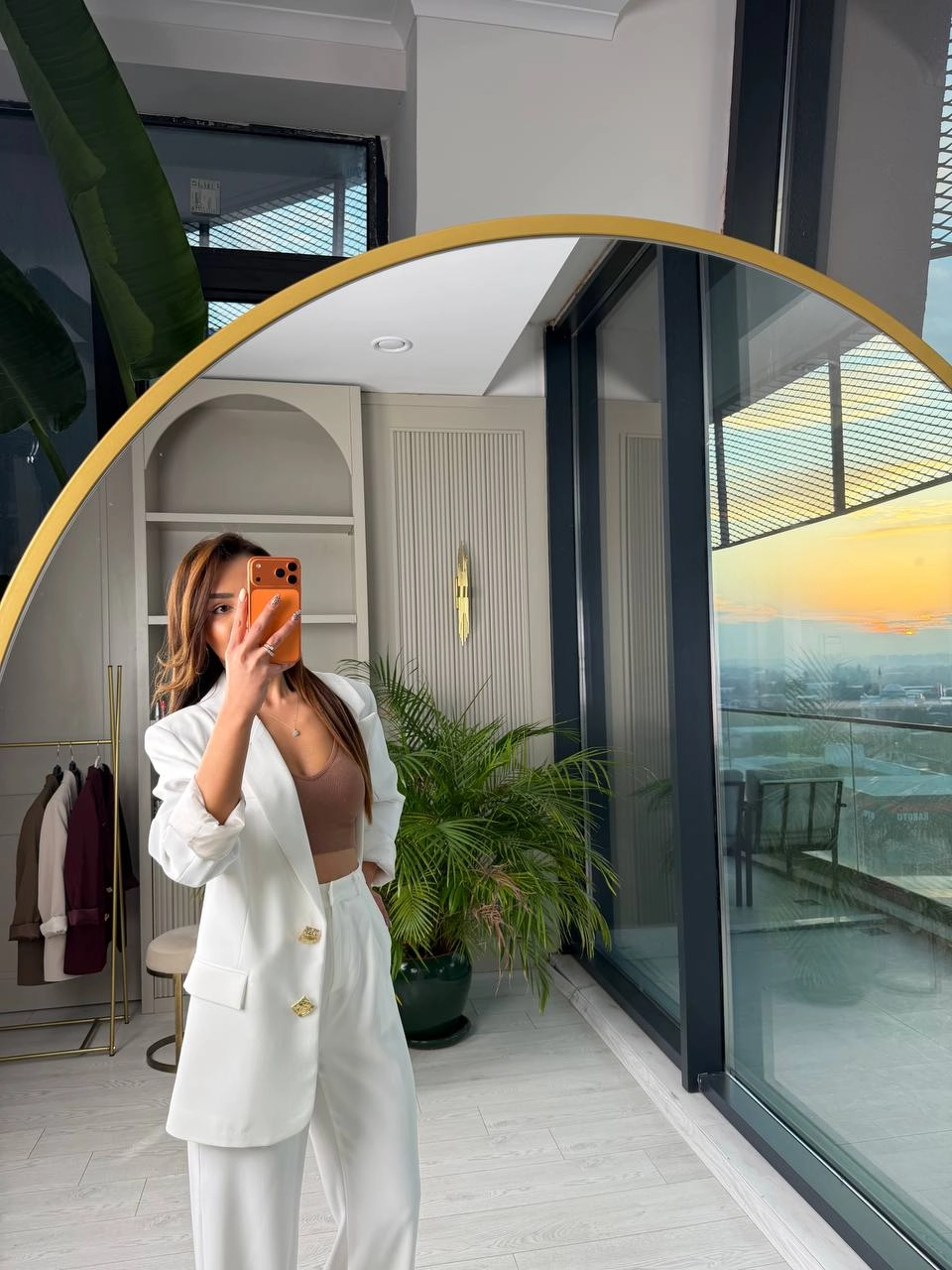 Beyaz%20Gold%20Düğmeli%20İthal%20Krep%20Kumaş%20Takım