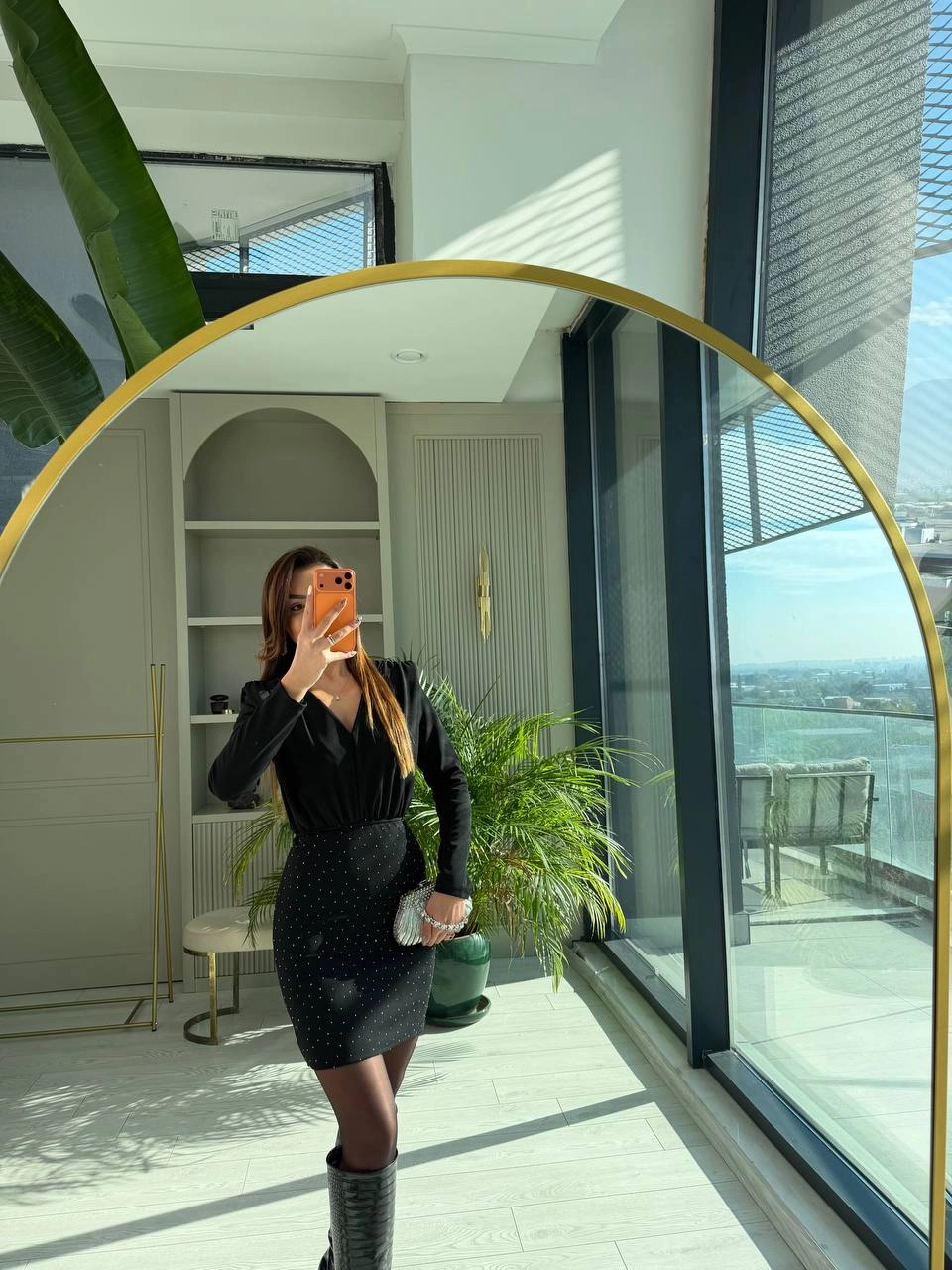 Siyah%20Eteği%20Taşlı%20Krep%20Kumaş%20Elbise