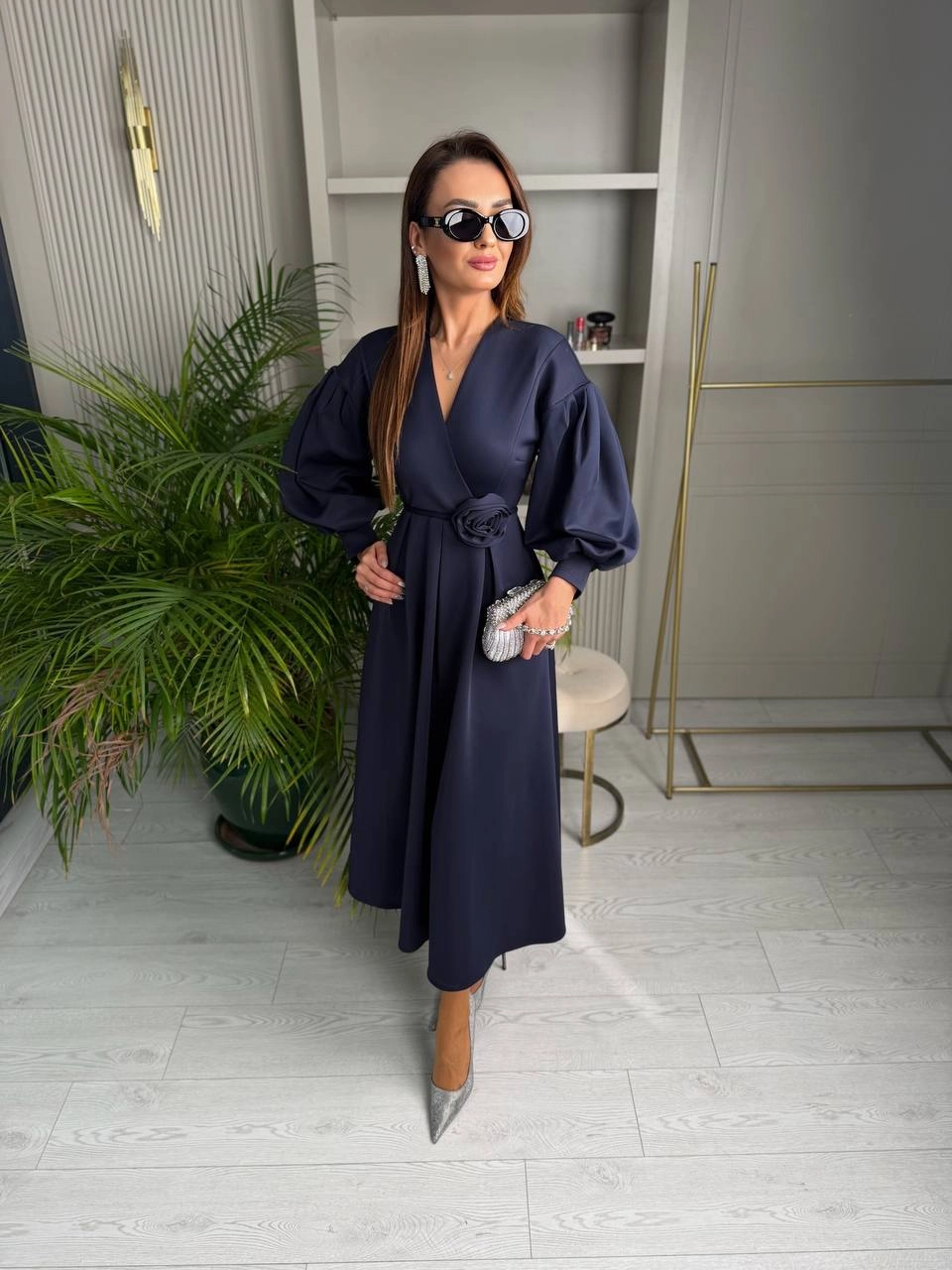 Lacivert%20Gül%20Detaylı%20Scuba%20Kumaş%20Elbise